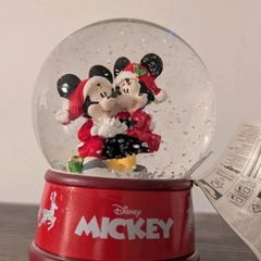 Bnwt disney snow globe
