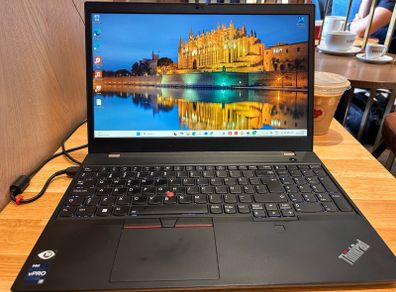 Lenovo ThinkPad P15v Gen 3 Mobile Workstation - i7 / 32GB RAM / 512GB Storage/ GPU- NVIDIA T1200