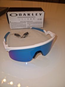 oakley sun glasses.