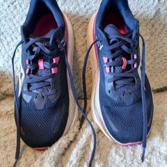 Ladies trainers