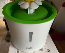 Catit  flower fountain , water fountain