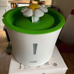 Catit  flower fountain , water fountain