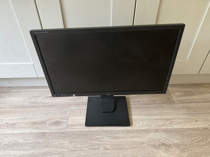 iiyama 24" monitor