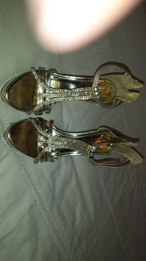 Tom And Eva Gold Sandals