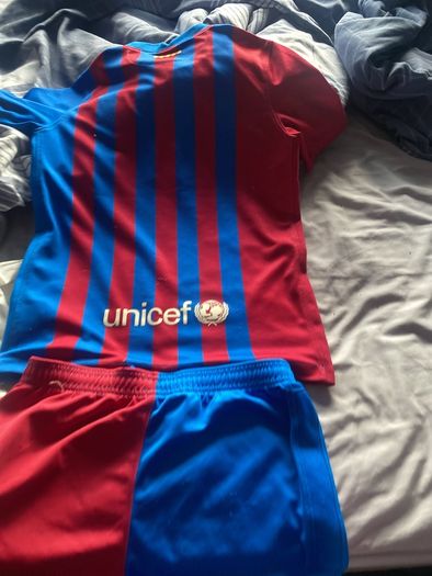 barcelona jersey medium kids