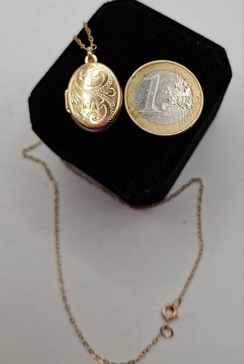Vintage 9ct yellow gold locket necklace