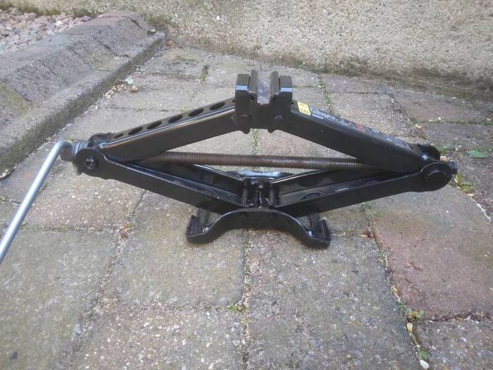 Volvo V60/s60 Car Jack Genuine Oem