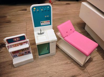 Barbie accessories