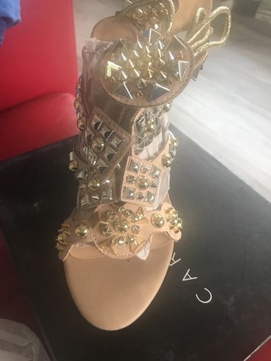 Shoe