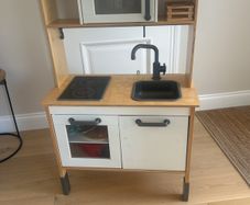 Play kitchen
