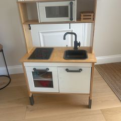 Play kitchen