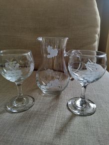 Vintage grapevine design goblets and pitcher