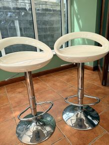 Stools height adjustable