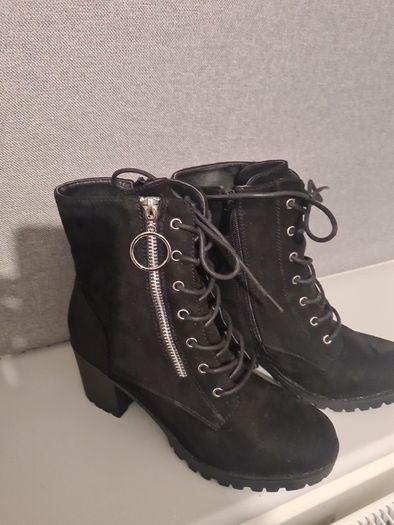 Winter woman shoes