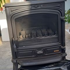 Freestanding oil stove
