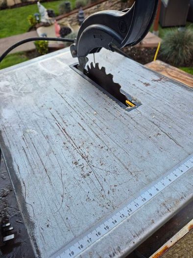 table saw not turning on for parts or repair