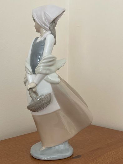 Lladro Nao