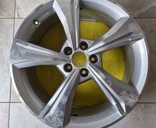 1 x Genuine Audi 19'' Alloy - Delivery