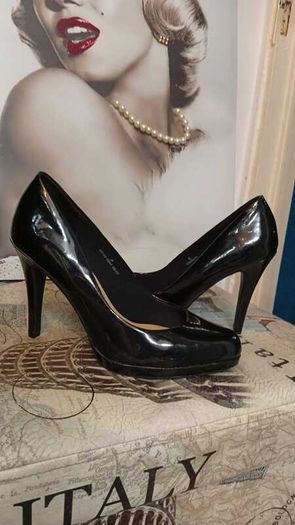Black High Heels Size 8