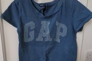 GAP t-shirt
