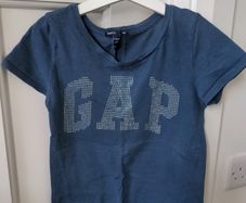 GAP t-shirt