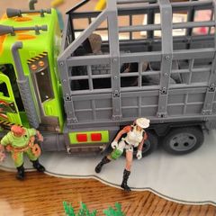 dinosaur truck & dinos
