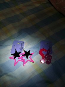 Funky star, music, ? Drop earrings
