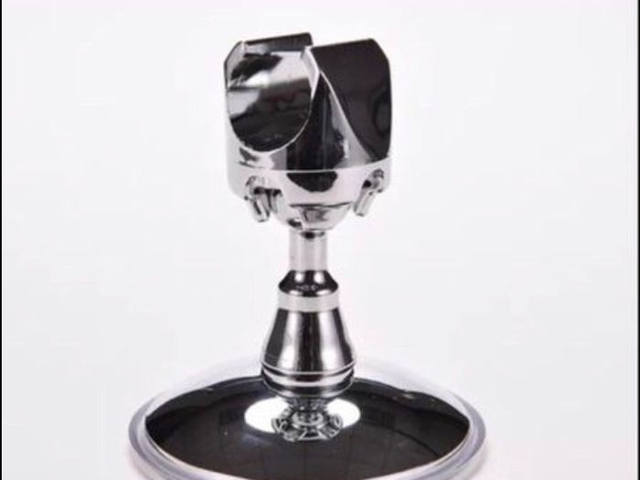 shower head suction holder. no drilling