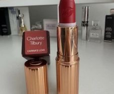 Charlotte Tilbury Carina's Love lipstick (hot lips)