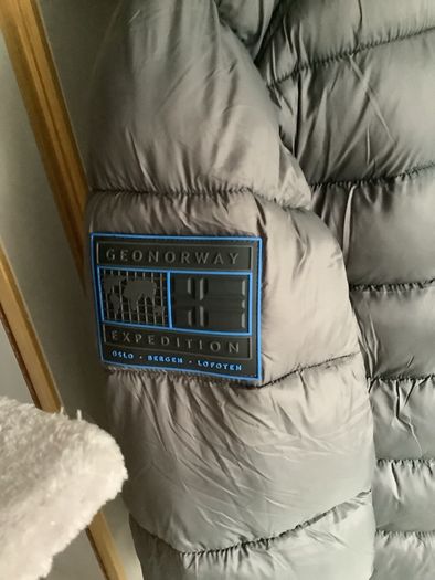 Geographical Norway puffer, new, size XL.