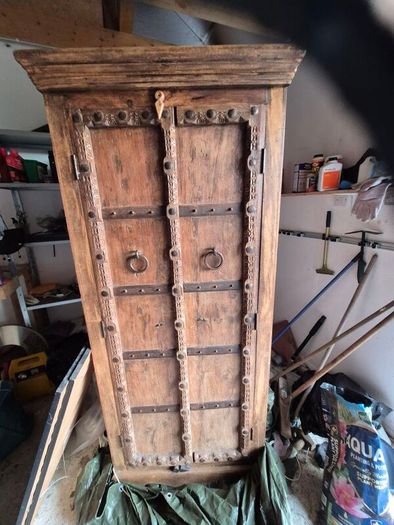 Vintage Arabic Wardrobe