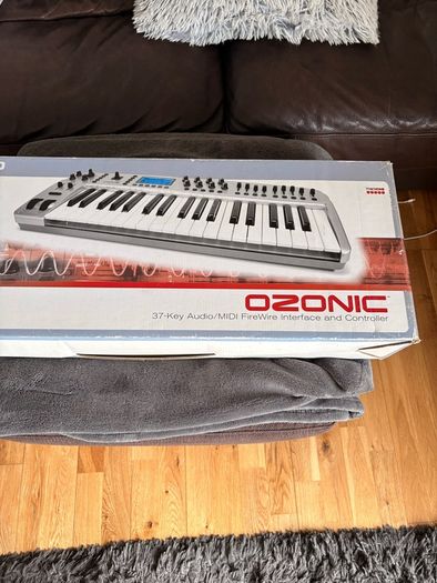 Maudio ozonic midi FireWire keyboard interface and controller