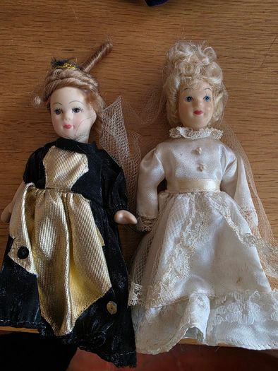 Collectible miniatrue porcellain dolls
