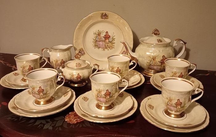 Stunning Vintage Lustre Pearlescent  Tea / Coffee Set. Made In Poland,Chodziez.