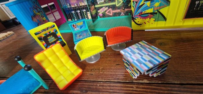 LOL surprise remix clubhouse house with accessories