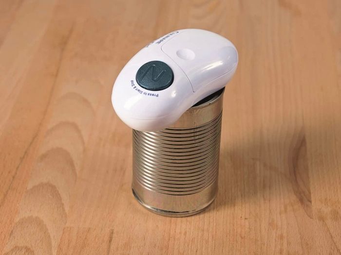 One Touch Electronic Tin Opener | White | Plastic/Stainless Steel | Automatic Can Opener | Battery Operated/Hands-Free Use/Magnetic Lid Removal (FREE POSTAGE)