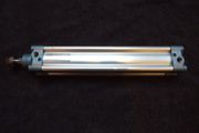 Pneumatic cylinder (with bracket kit)