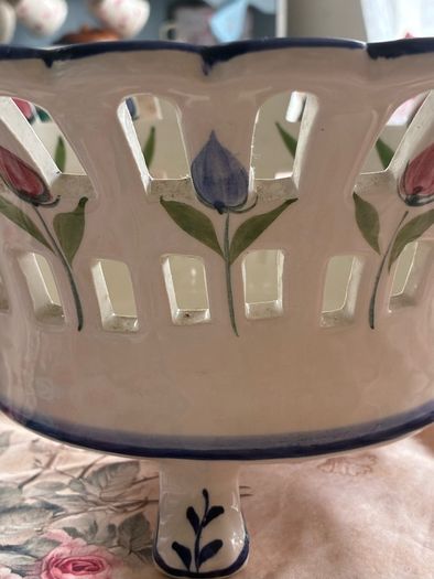Stunning Vintage Large hand painted centrepiece (RCCL 399)