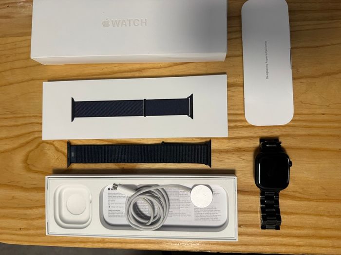 As New Apple Watch Series 10 46mm Jet Black & Metal Strap