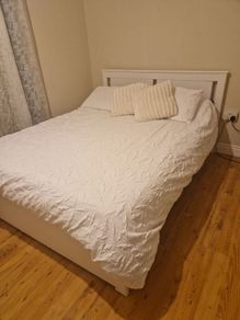 King size bed