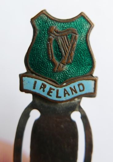 Vintage Irish Bookmark and 1916 Related Badges - Irish