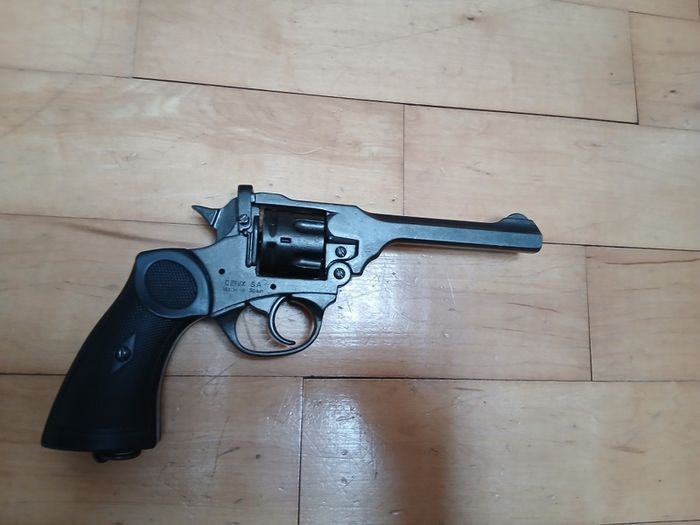 DENIX Webley revolver