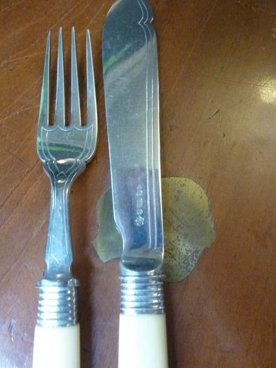 Antique Walker and Hall Silver Plate Fish Knives and Forks. Set of 6 in Fitted Wooden Box