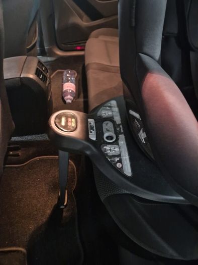 Joie i-Spin 360 child car seat in black