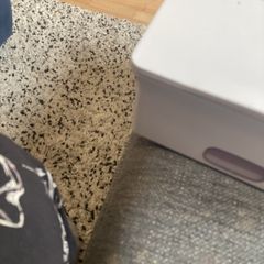 Wet wipe holder