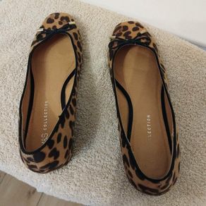 Ladies shoes