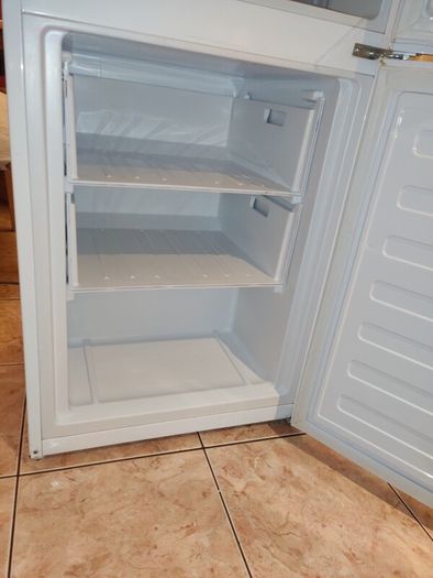 Beko Fridge Freezer 270L Fully Working Reversible Door