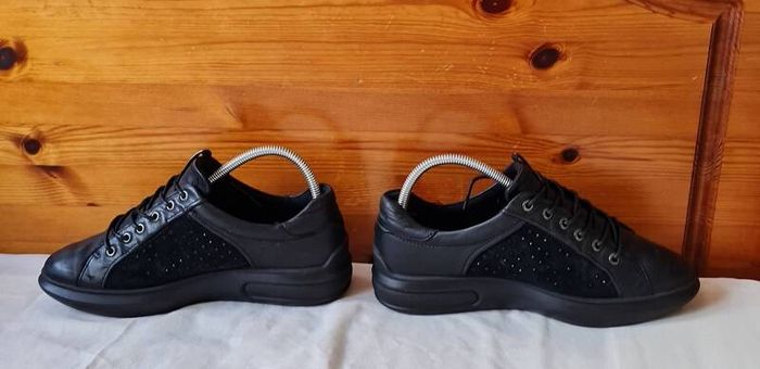 ecco soft 3 Size 6 eu 39 black In excellent condition