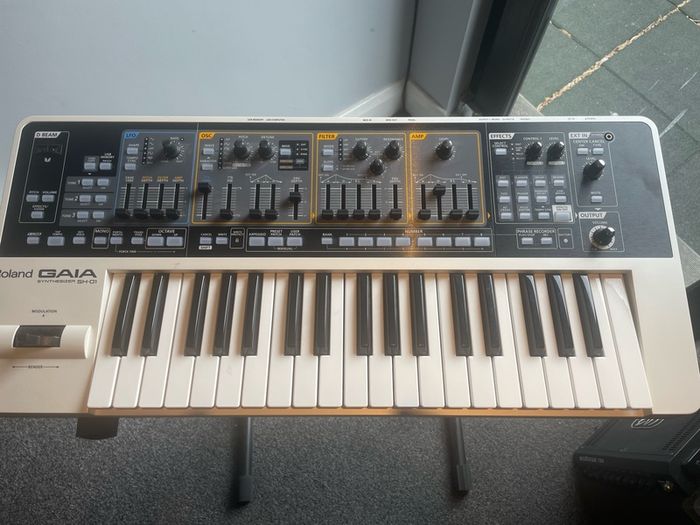 Roland Gaia sh-01 synthesizer