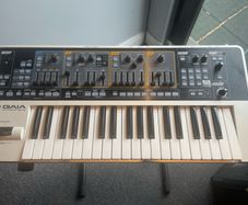 Roland Gaia sh-01 synthesizer